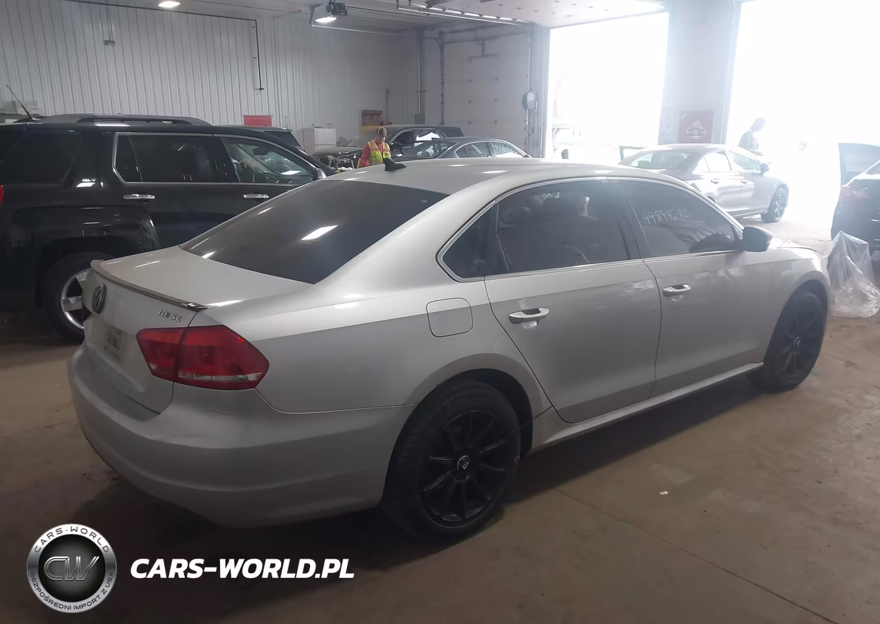 2013 Volkswagen Passat 2.0L Tdi Se VIN:1VWBN7A34DC102124 - 4