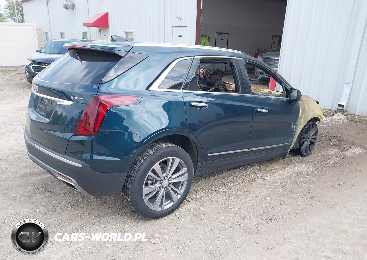 2025 Cadillac Xt5 Awd Premium Luxury VIN:1GYKNDR46SZ135354 - 4