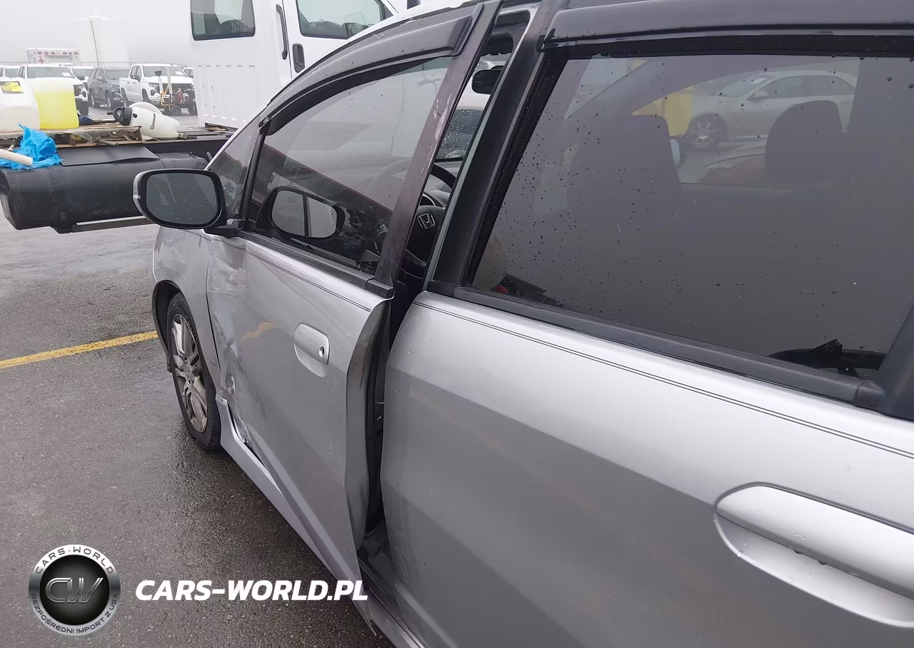 2011 Honda Fit Sport VIN:JHMGE8H63BC013168 - 13