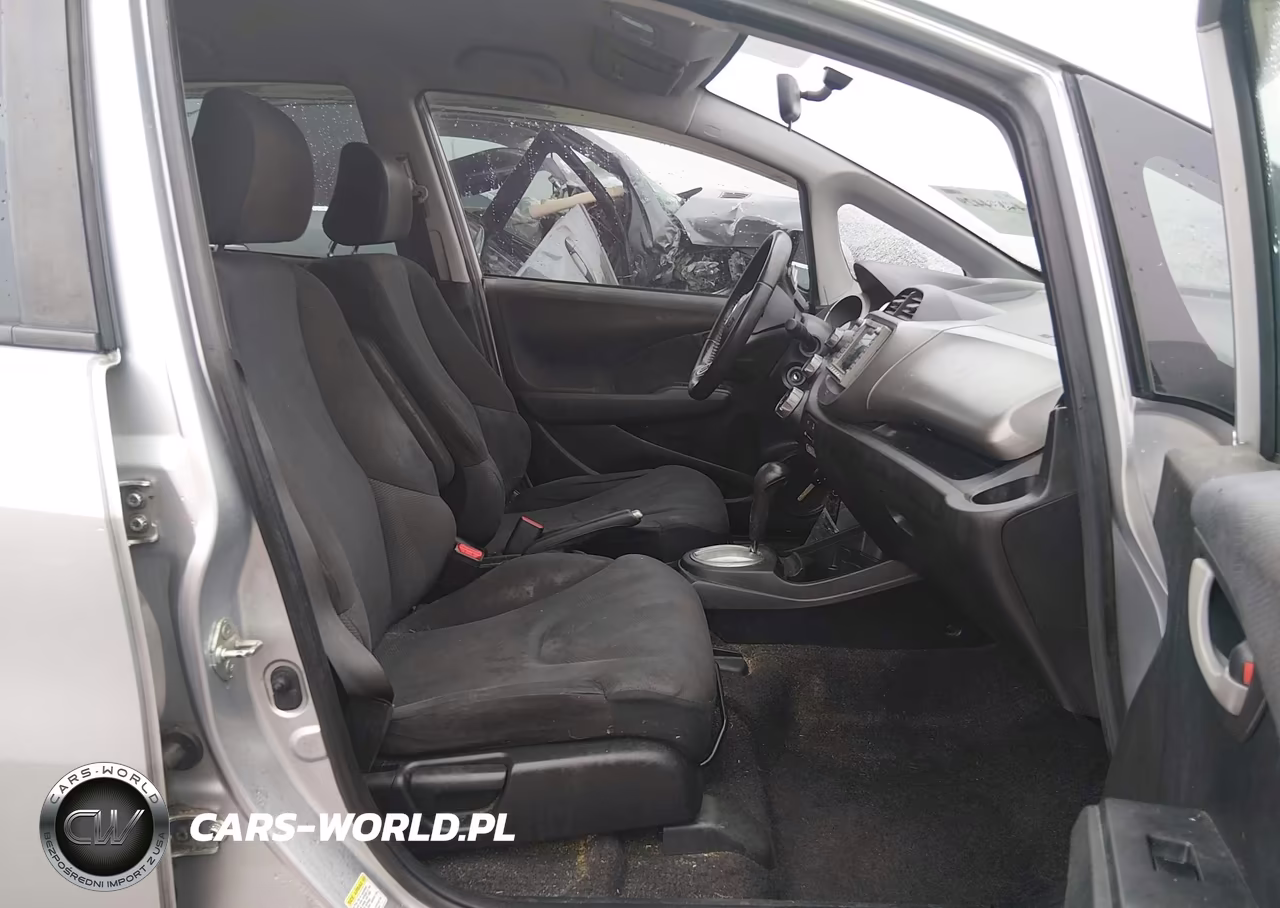 2011 Honda Fit Sport VIN:JHMGE8H63BC013168 - 5