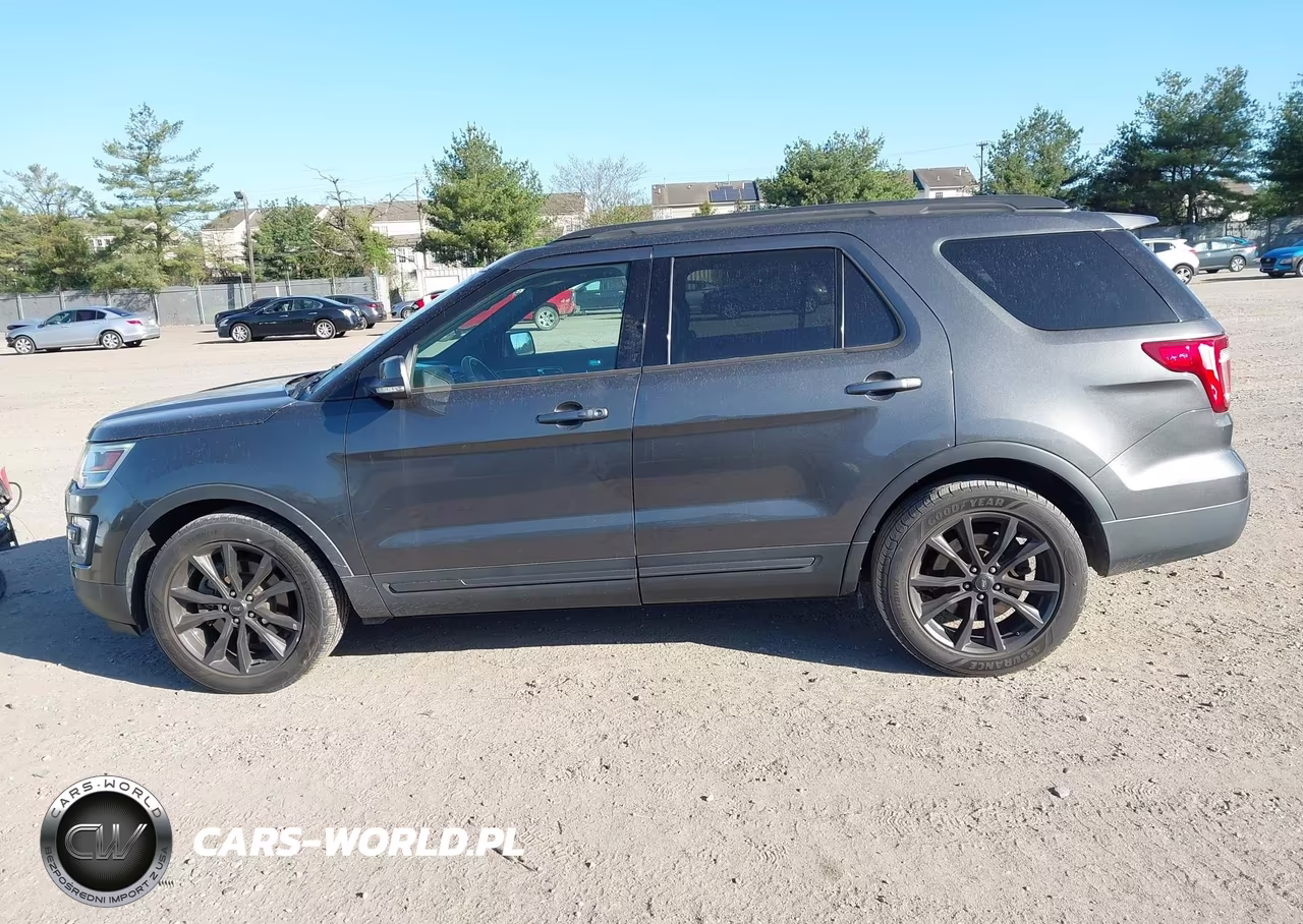 2017 Ford Explorer Xlt VIN:1FM5K7D86HGD95129 - 14