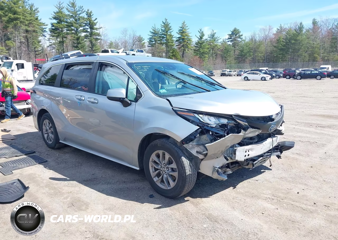 2022 Toyota Sienna Le