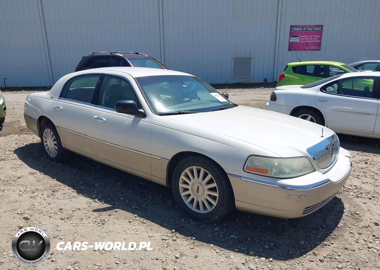 2004 Lincoln Town Car Signature