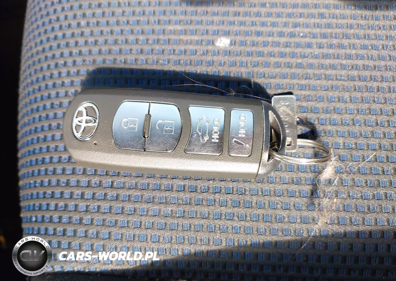 2019 Toyota Yaris Le VIN:3MYDLBYV0KY503798 - 11