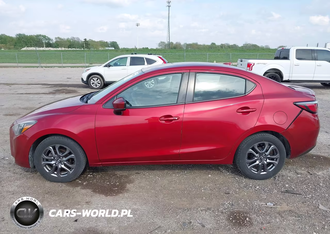 2019 Toyota Yaris Le VIN:3MYDLBYV0KY503798 - 14