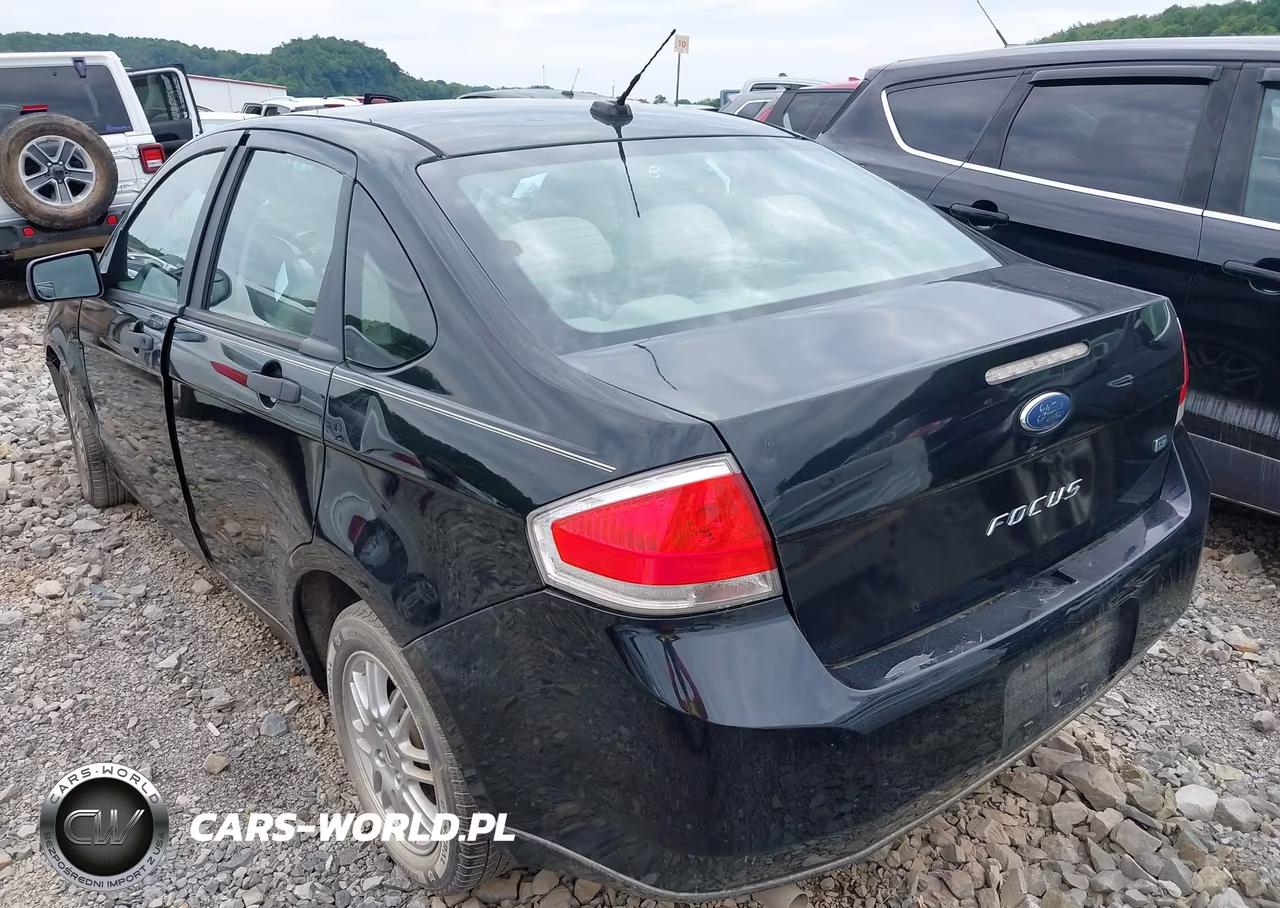 2011 Ford Focus Se VIN:1FAHP3FN3BW186657 - 3
