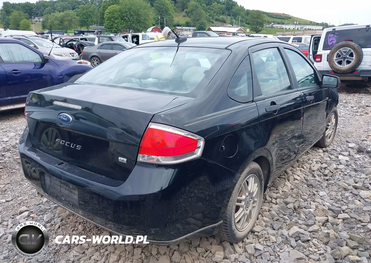 2011 Ford Focus Se VIN:1FAHP3FN3BW186657 - 4