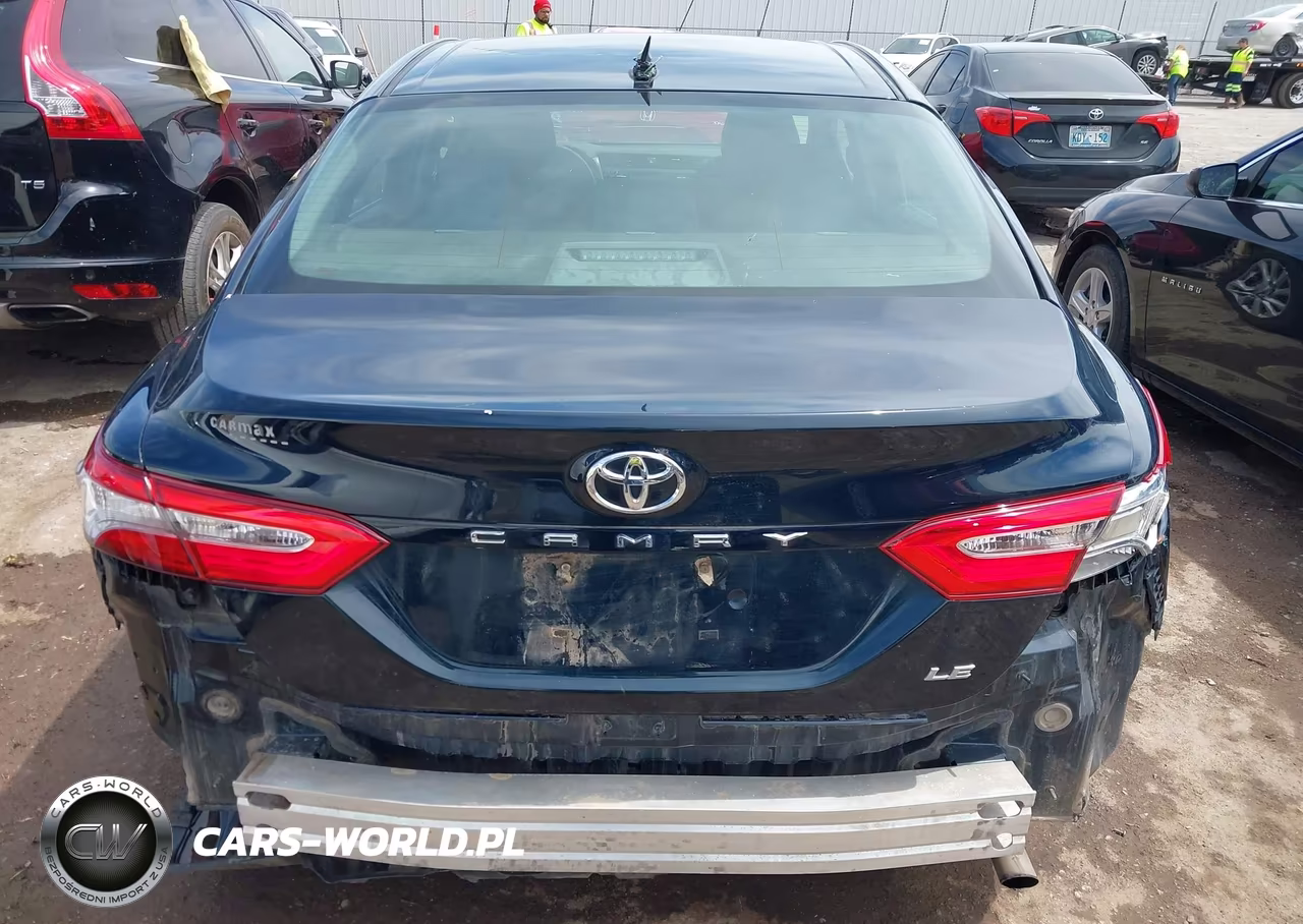 2020 Toyota Camry Le VIN:4T1C11AK8LU914604 - 17