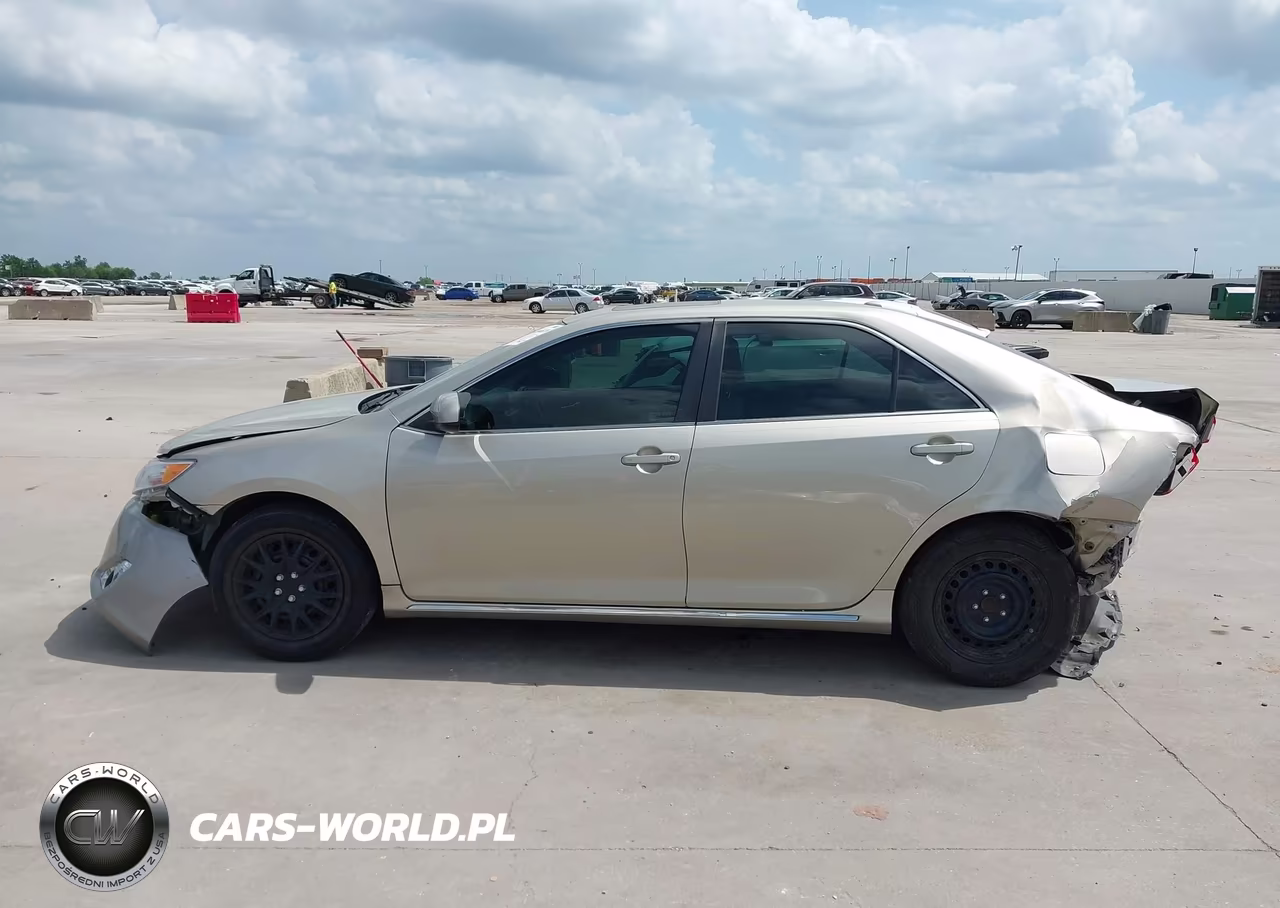 2014 Toyota Camry Hybrid Xle VIN:4T1BD1FK4EU104577 - 14