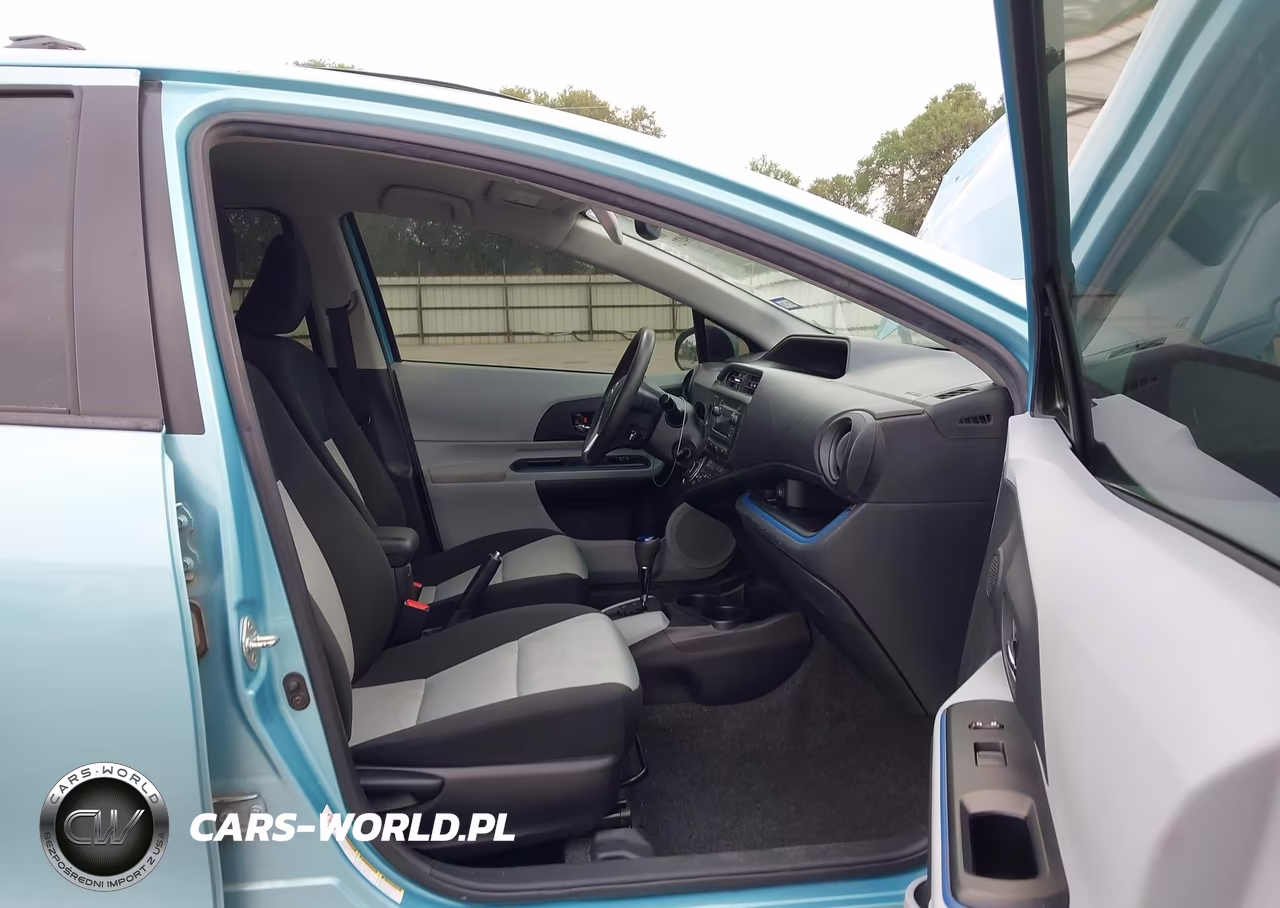 2013 Toyota Prius C Two VIN:JTDKDTB39D1041457 - 5