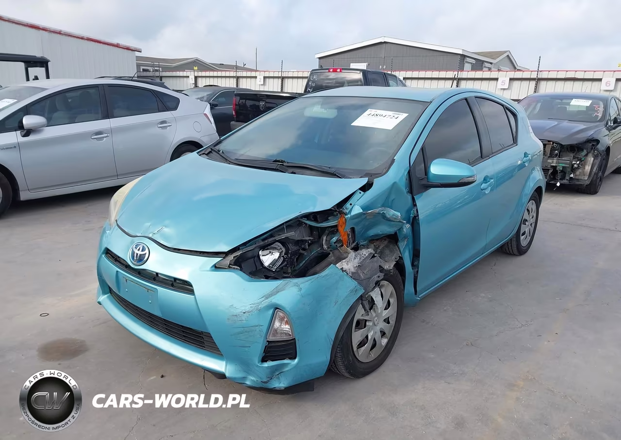 2013 Toyota Prius C Two VIN:JTDKDTB39D1041457 - 6