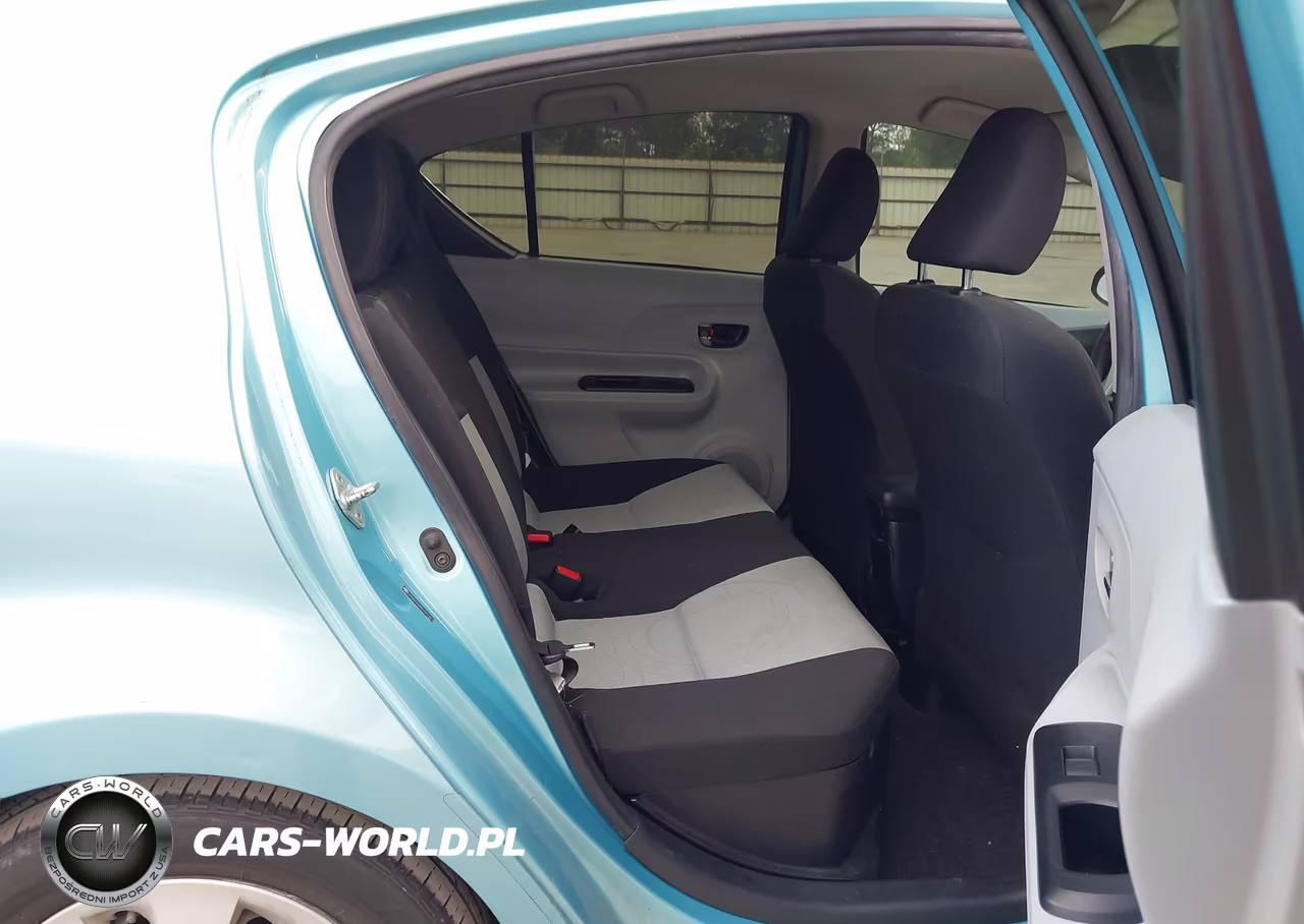 2013 Toyota Prius C Two VIN:JTDKDTB39D1041457 - 8