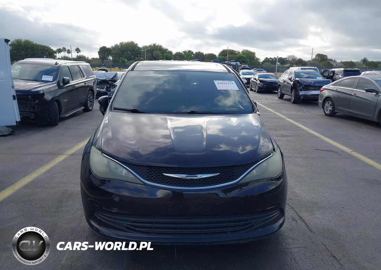 2017 Chrysler Pacifica Touring VIN:2C4RC1DG9HR577462 - 12