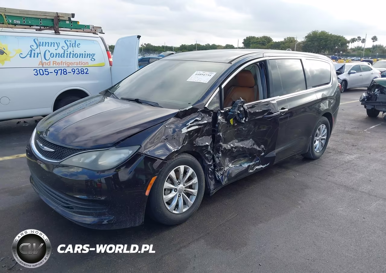 2017 Chrysler Pacifica Touring VIN:2C4RC1DG9HR577462 - 2