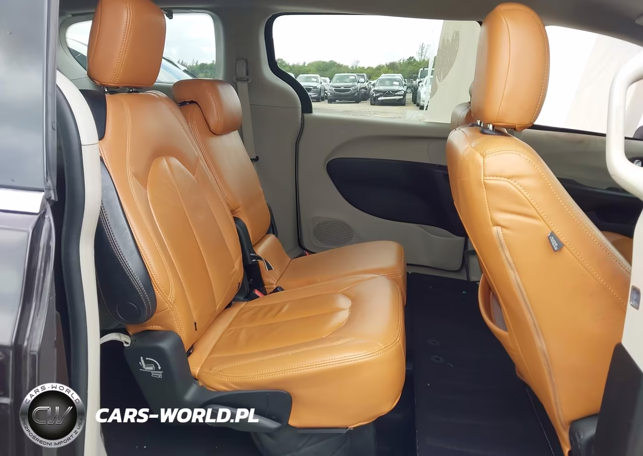2017 Chrysler Pacifica Touring VIN:2C4RC1DG9HR577462 - 8