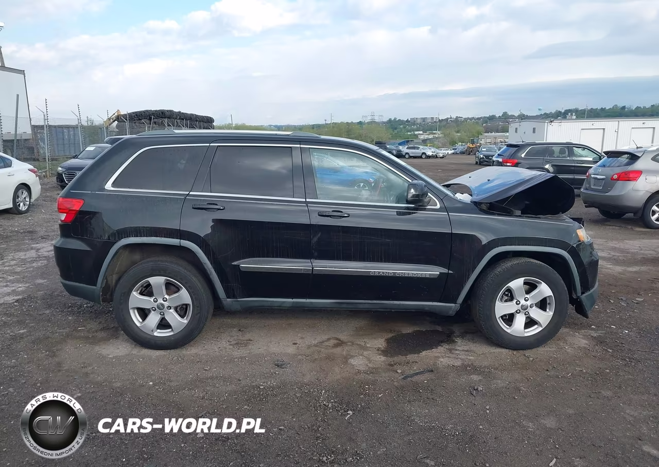 2011 Jeep Grand Cherokee Laredo VIN:1J4RR4GG0BC704007 - 12