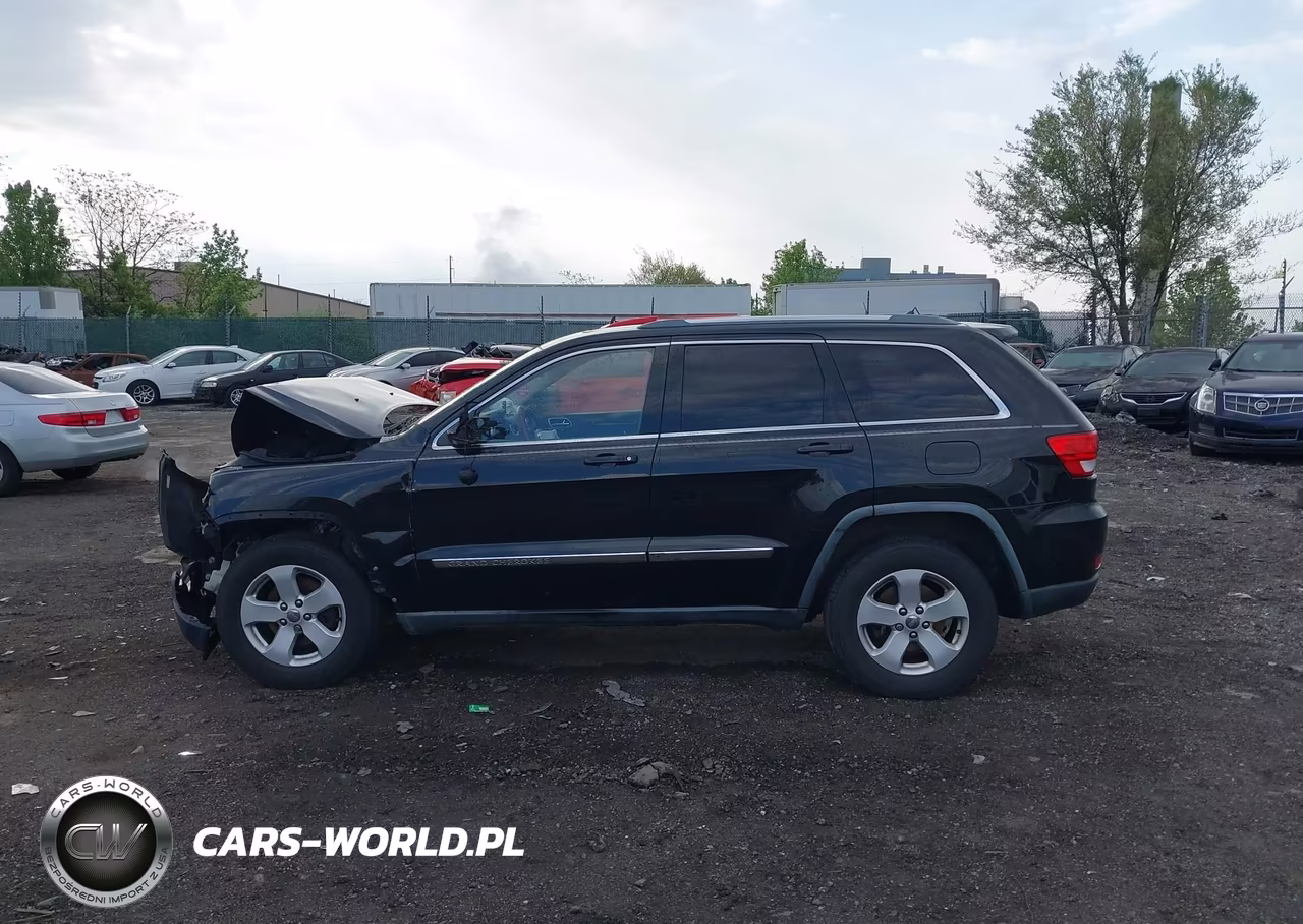 2011 Jeep Grand Cherokee Laredo VIN:1J4RR4GG0BC704007 - 13