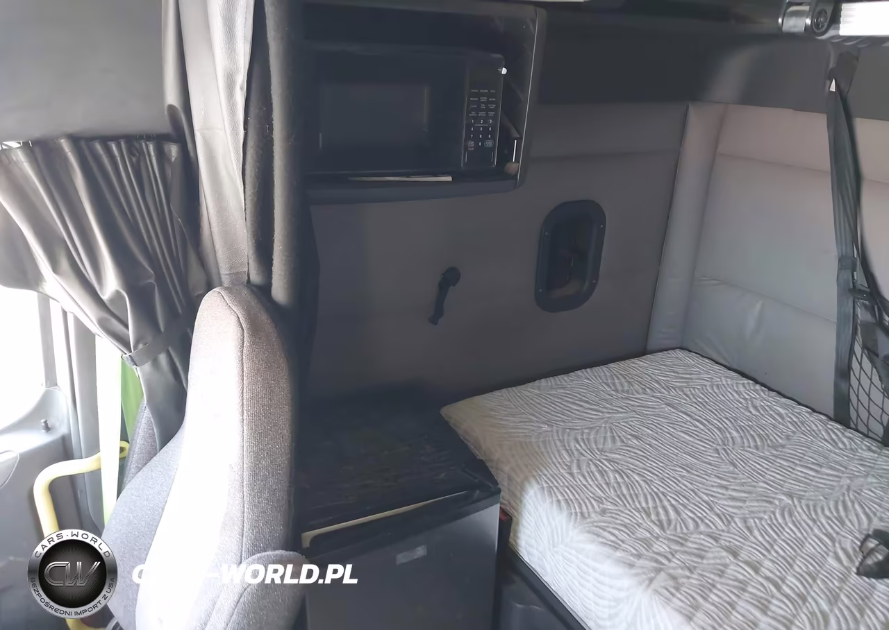 2018 Freightliner New Cascadia 126 VIN:3AKJHHDR4JSJJ1135 - 14