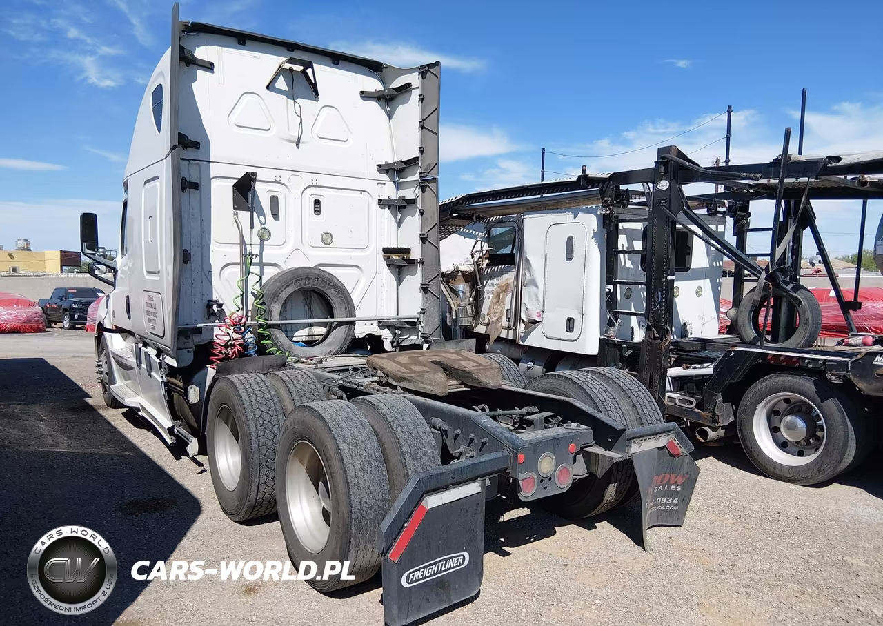 2018 Freightliner New Cascadia 126 VIN:3AKJHHDR4JSJJ1135 - 3