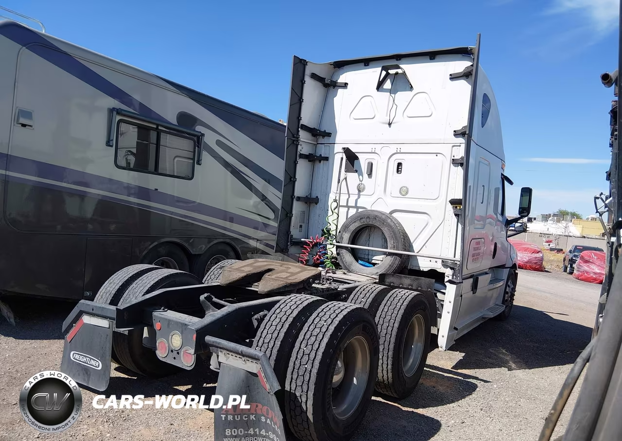 2018 Freightliner New Cascadia 126 VIN:3AKJHHDR4JSJJ1135 - 4