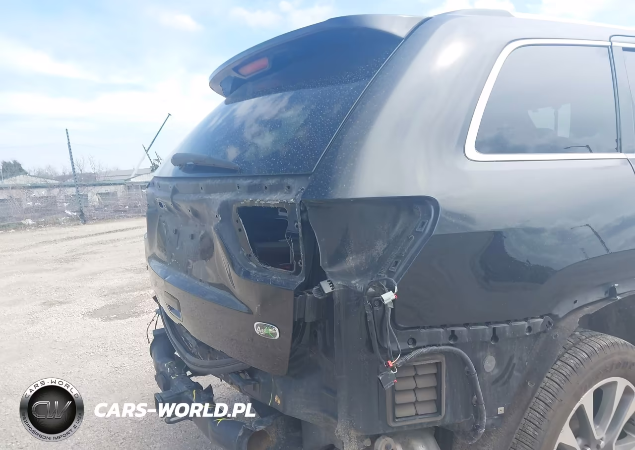 2018 Jeep Grand Cherokee Overland 4X4 VIN:1C4RJFCG8JC314429 - 18