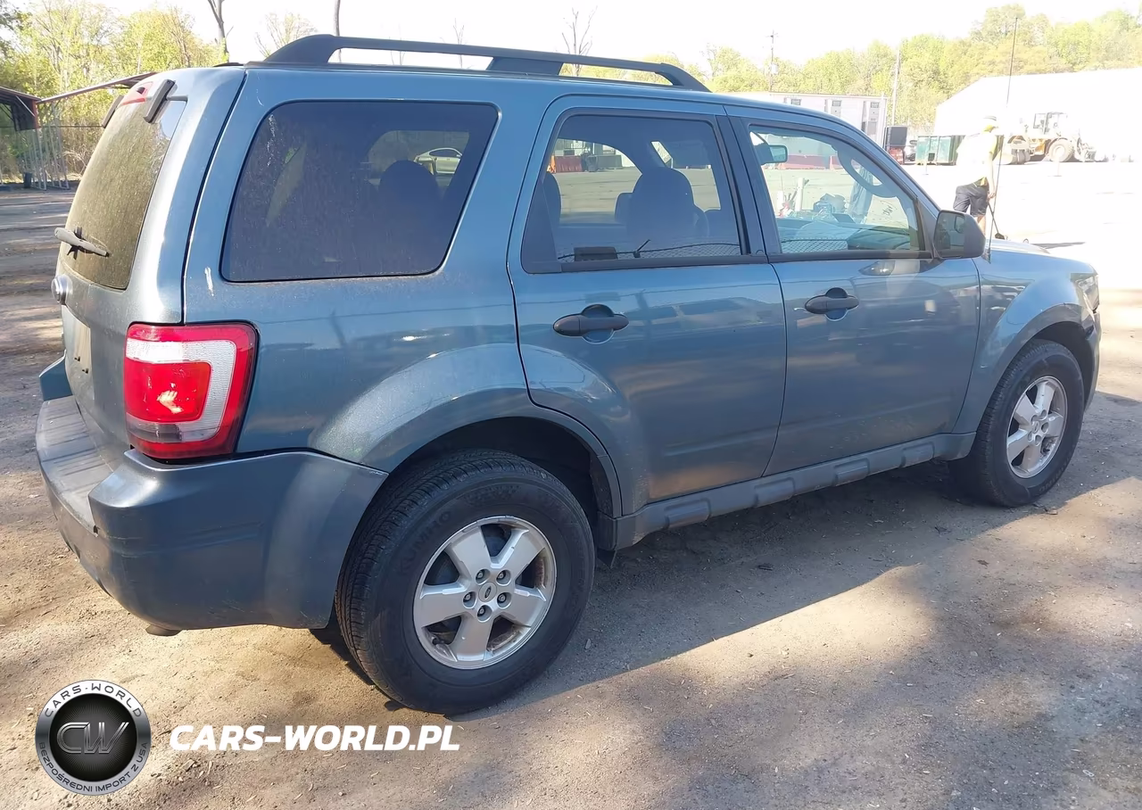 2010 Ford Escape Xlt VIN:1FMCU0D73AKC82127 - 4