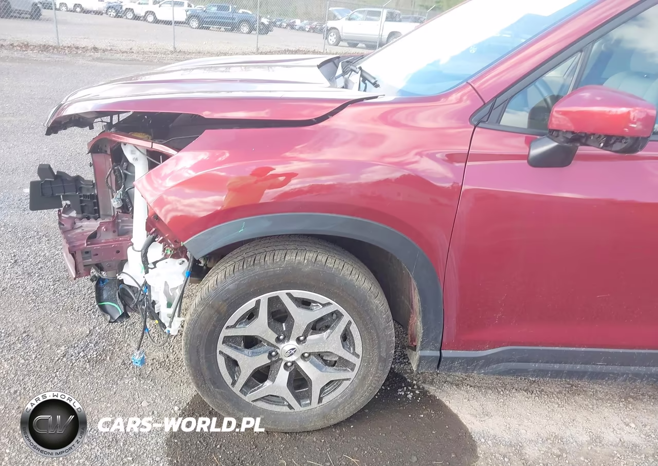 2024 Subaru Forester Premium VIN:JF2SKADC4RH412693 - 18