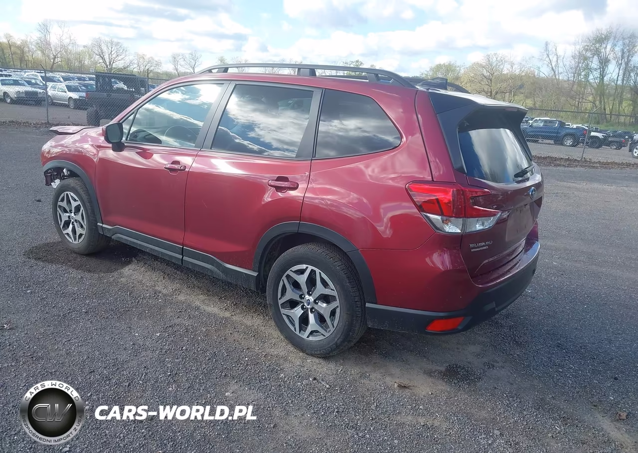 2024 Subaru Forester Premium VIN:JF2SKADC4RH412693 - 3