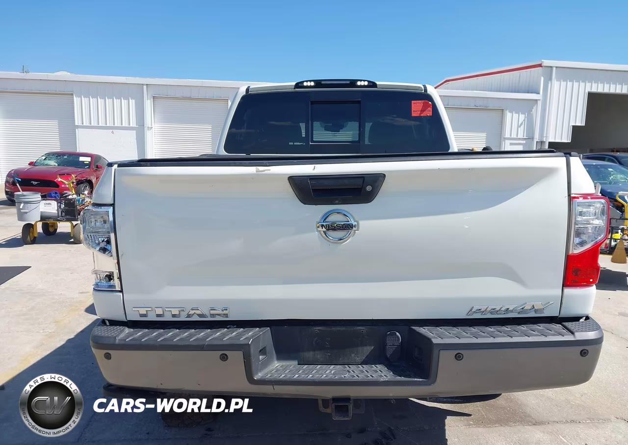 2018 Nissan Titan Pro-4X VIN:1N6AA1E58JN509833 - 17