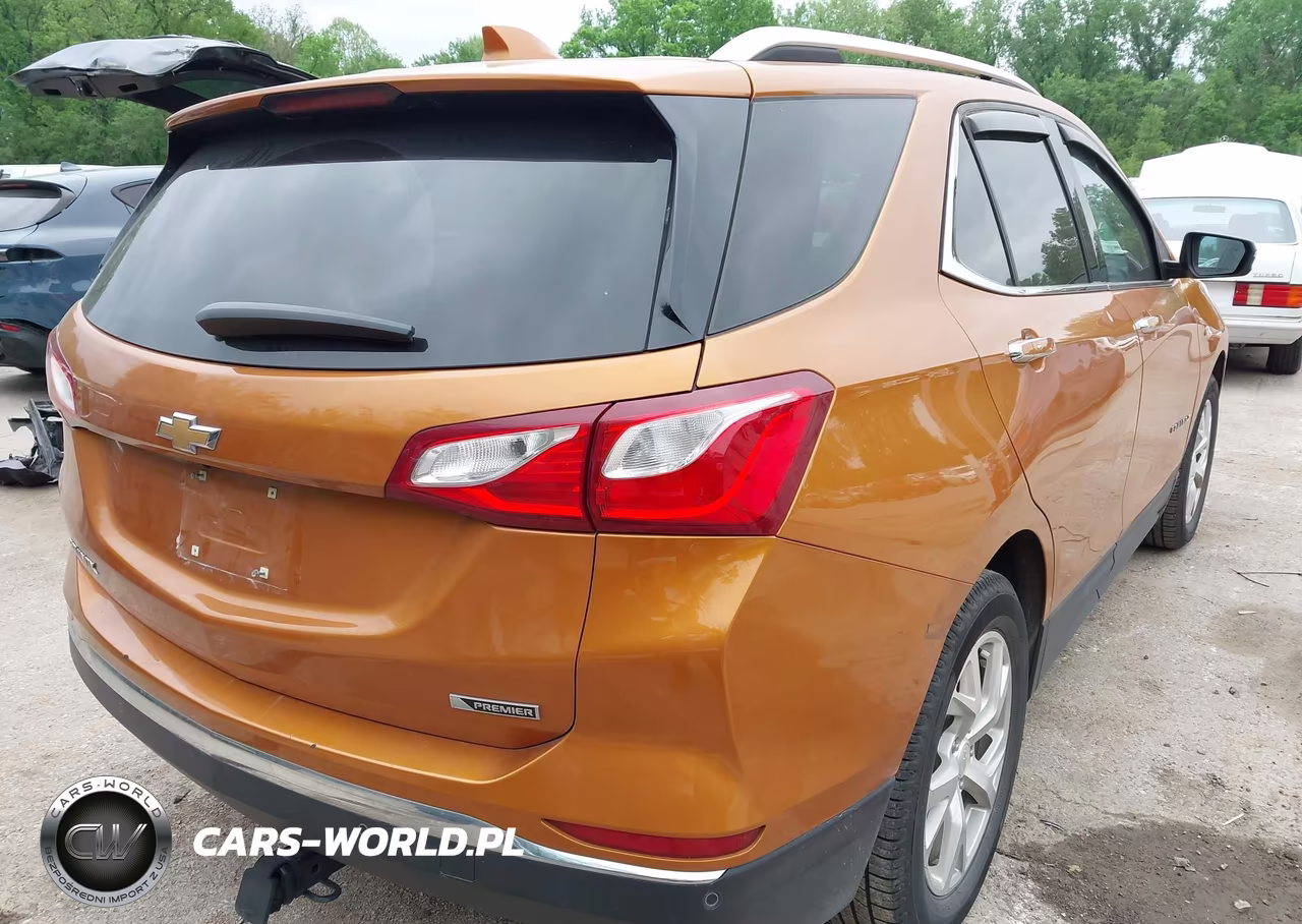 2018 Chevrolet Equinox Premier VIN:2GNAXMEV7J6193260 - 4