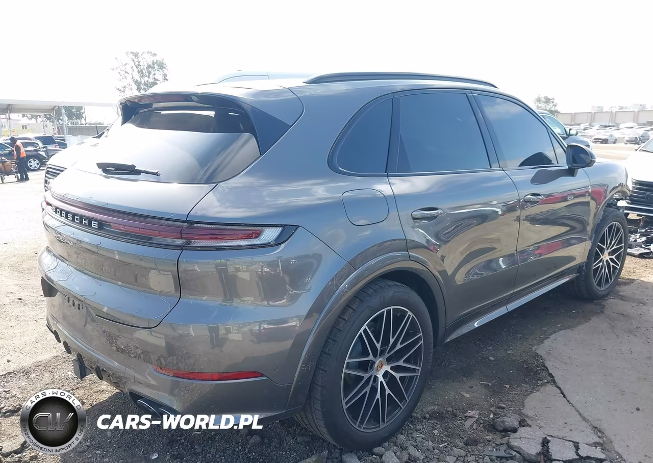 2025 Porsche Cayenne VIN:WP1AA2AY3SDA02644 - 4