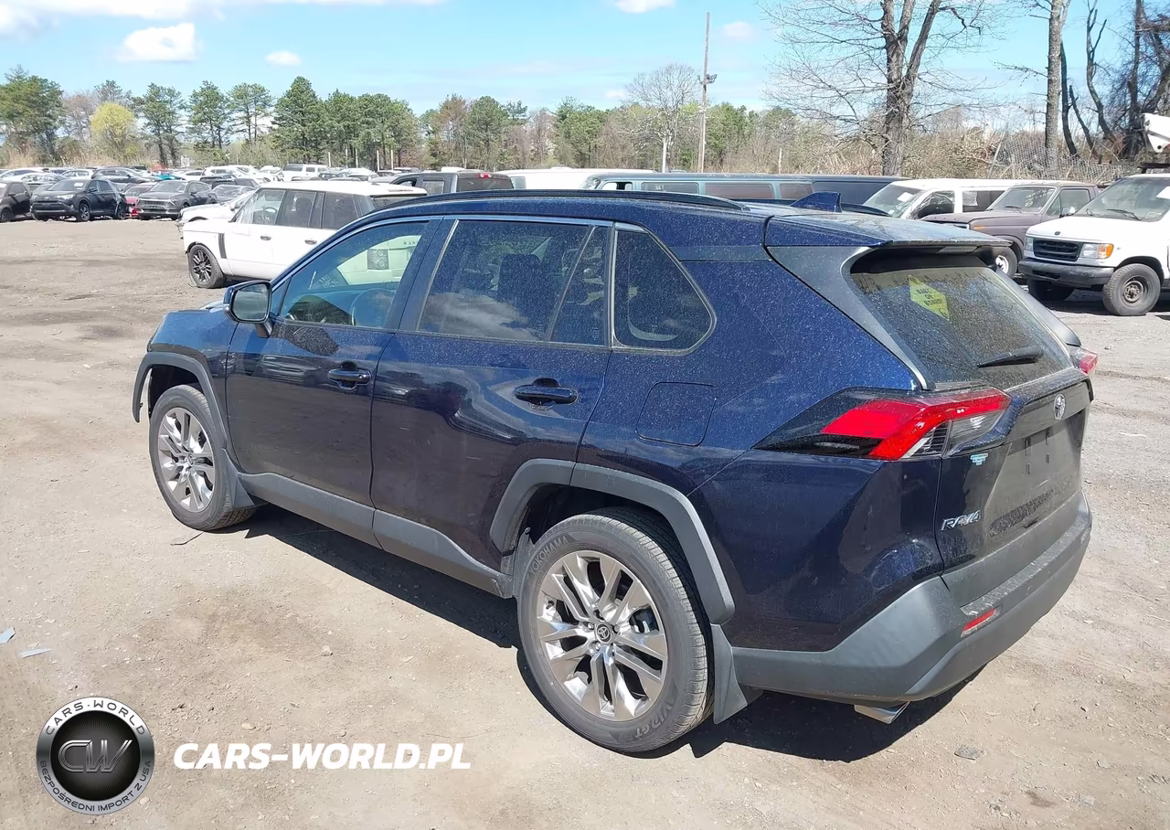 2021 Toyota Rav4 Xle Premium VIN:JTMA1RFV8MD070773 - 3