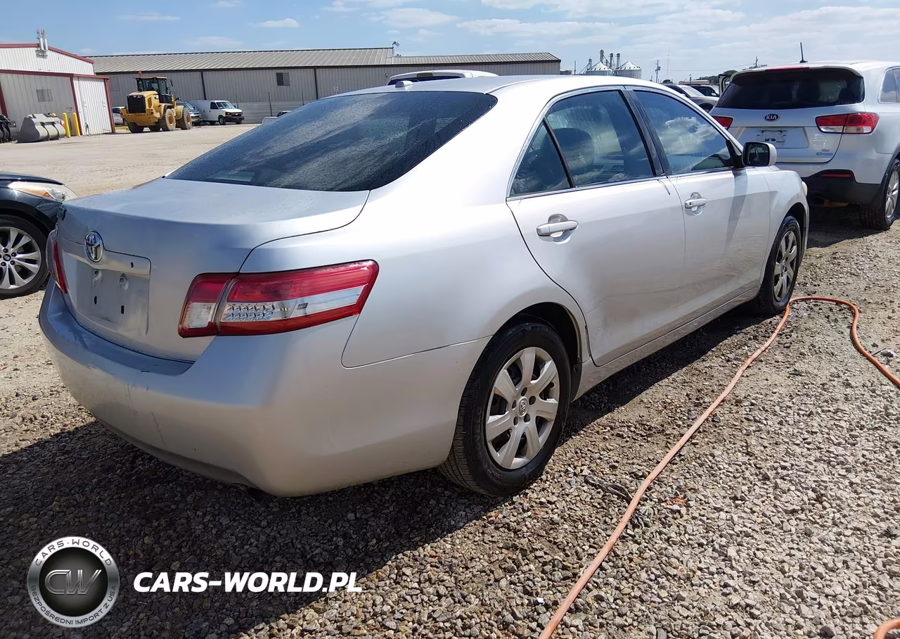 2011 Toyota Camry VIN:4T1BF3EK6BU118449 - 4