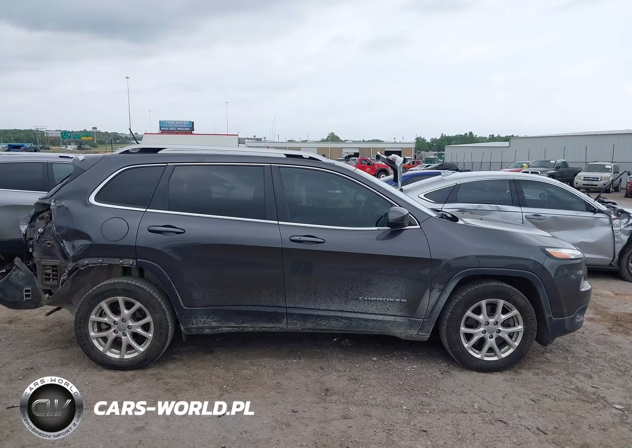2015 Jeep Cherokee Latitude VIN:1C4PJLCBXFW720423 - 13