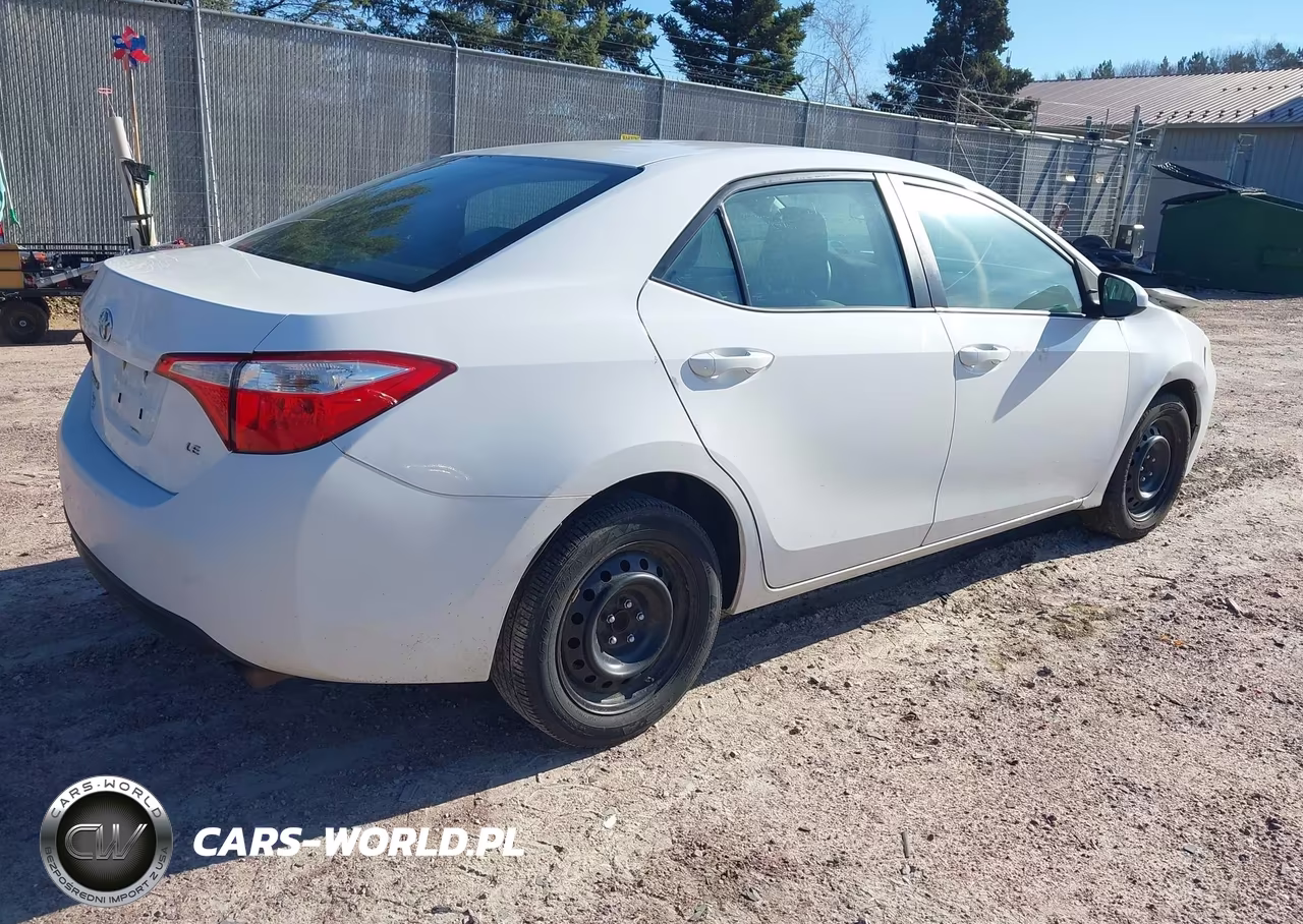 2016 Toyota Corolla Le VIN:2T1BURHE1GC638243 - 4
