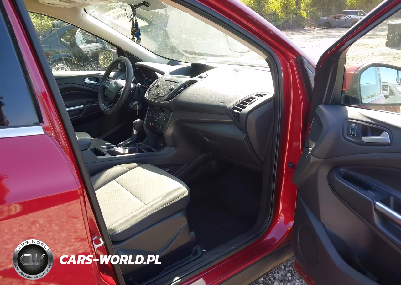 2017 Ford Escape Se VIN:1FMCU0G96HUB46411 - 5