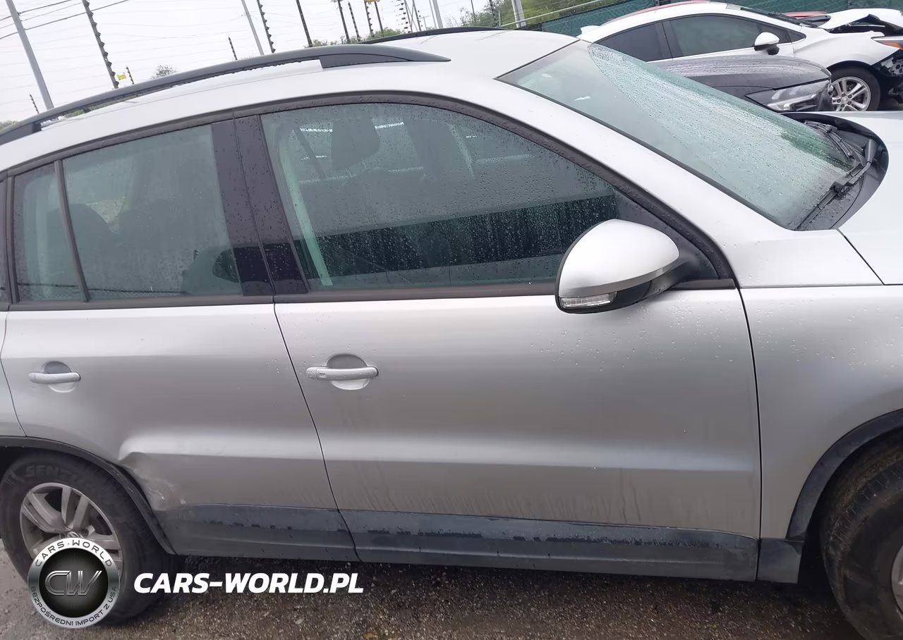 2016 Volkswagen Tiguan S VIN:WVGAV7AX5GW606715 - 13