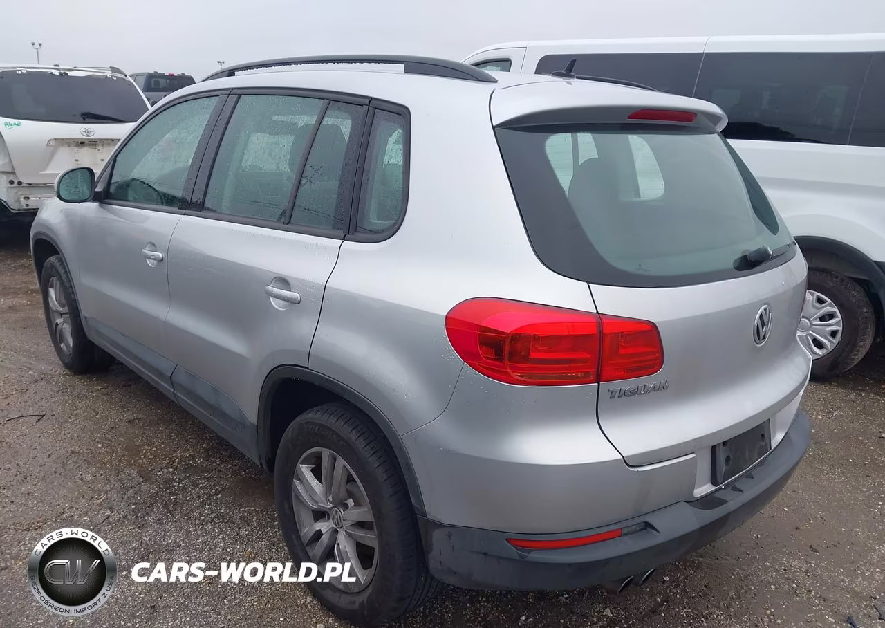 2016 Volkswagen Tiguan S VIN:WVGAV7AX5GW606715 - 3