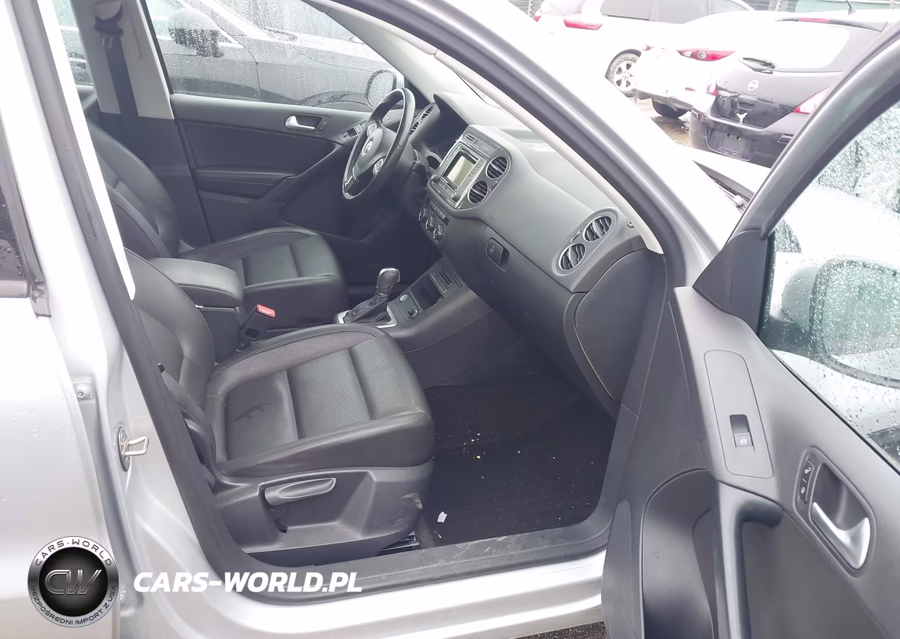 2016 Volkswagen Tiguan S VIN:WVGAV7AX5GW606715 - 5