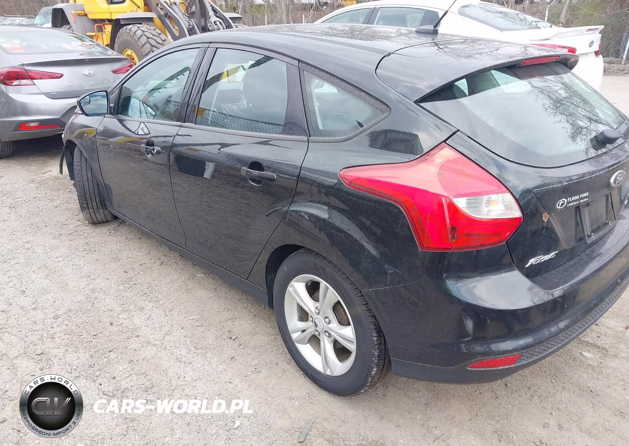 2014 Ford Focus Se VIN:1FADP3K27EL318741 - 3