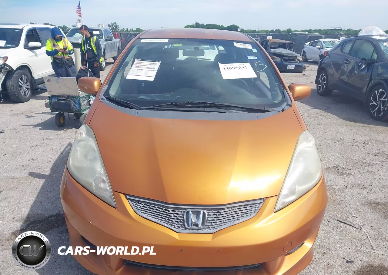 2010 Honda Fit Sport VIN:JHMGE8H48AS000936 - 12