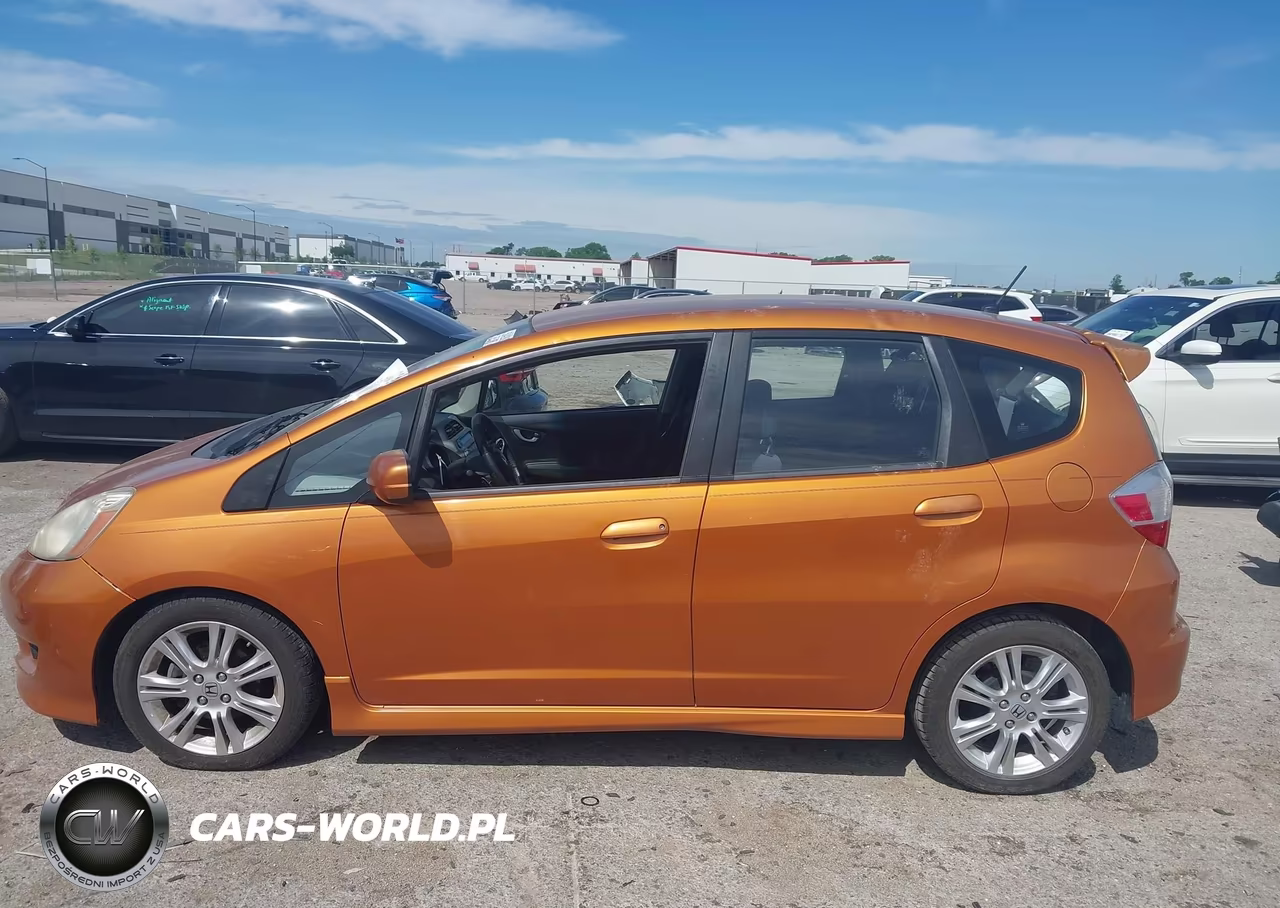 2010 Honda Fit Sport VIN:JHMGE8H48AS000936 - 14