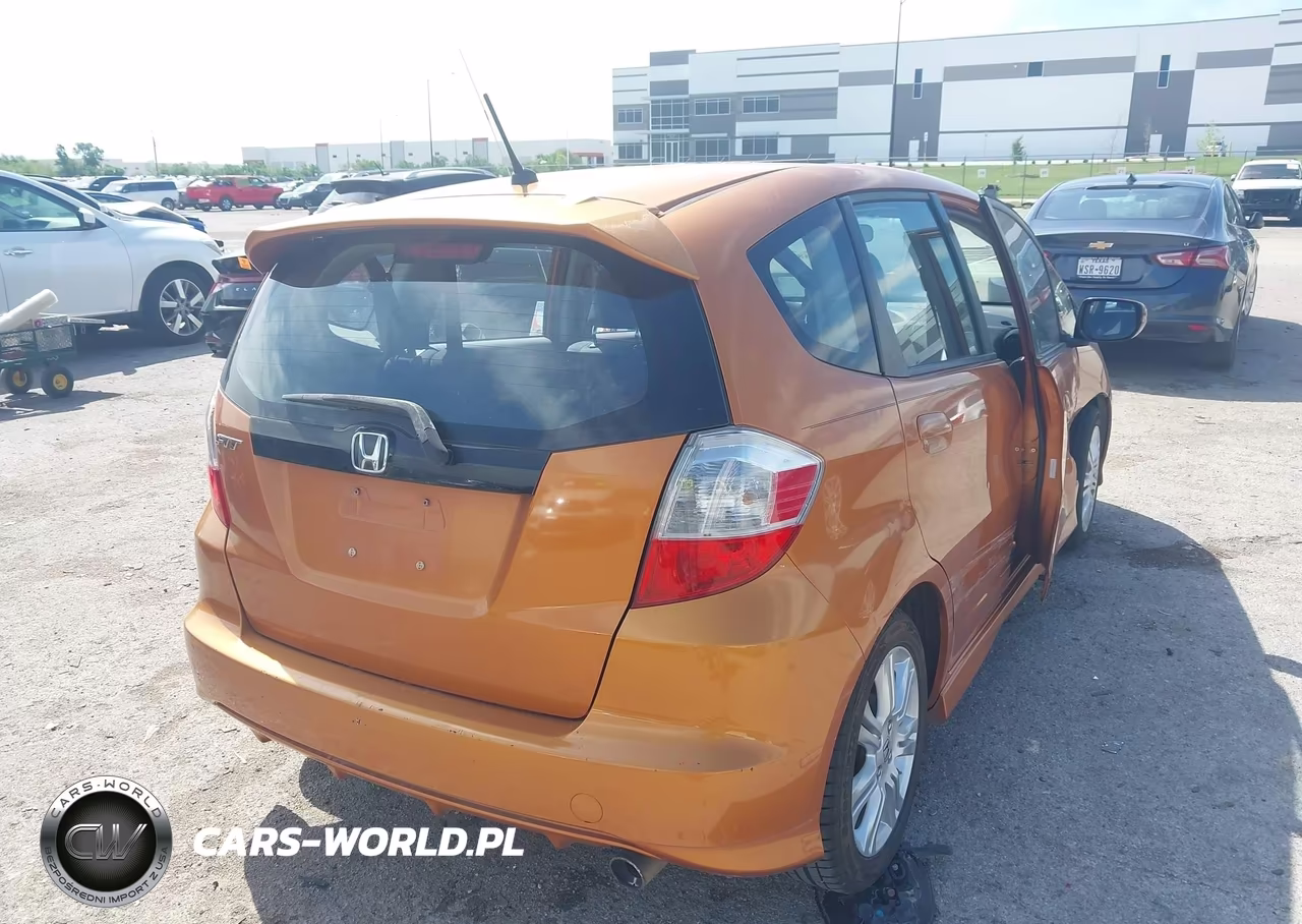 2010 Honda Fit Sport VIN:JHMGE8H48AS000936 - 4