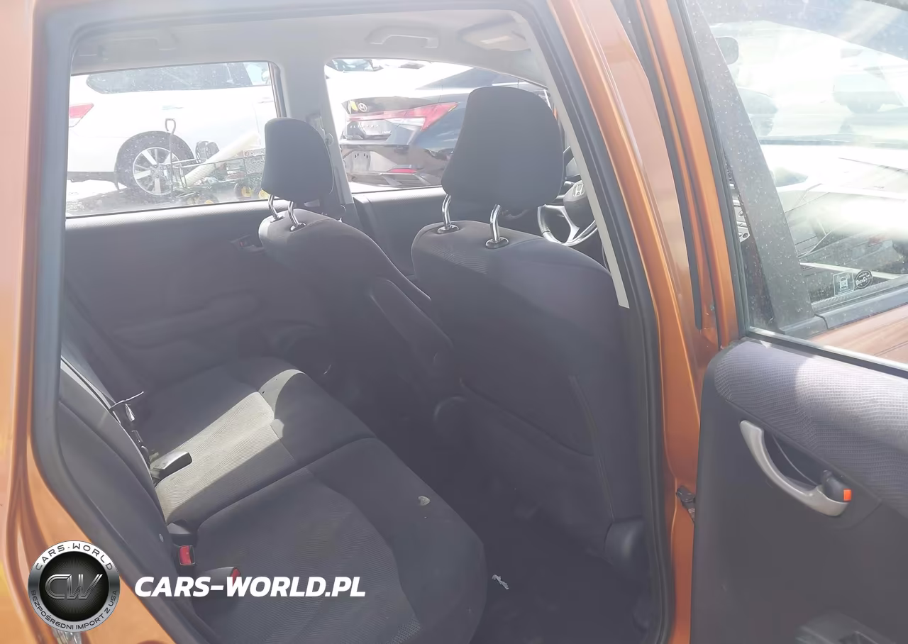 2010 Honda Fit Sport VIN:JHMGE8H48AS000936 - 8