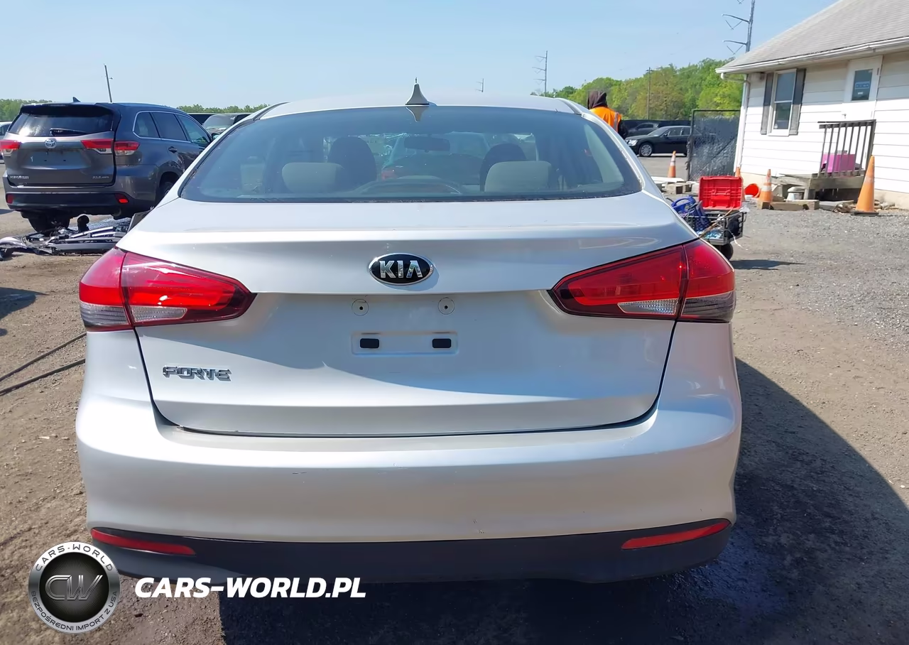2018 Kia Forte Lx VIN:3KPFK4A70JE233991 - 15
