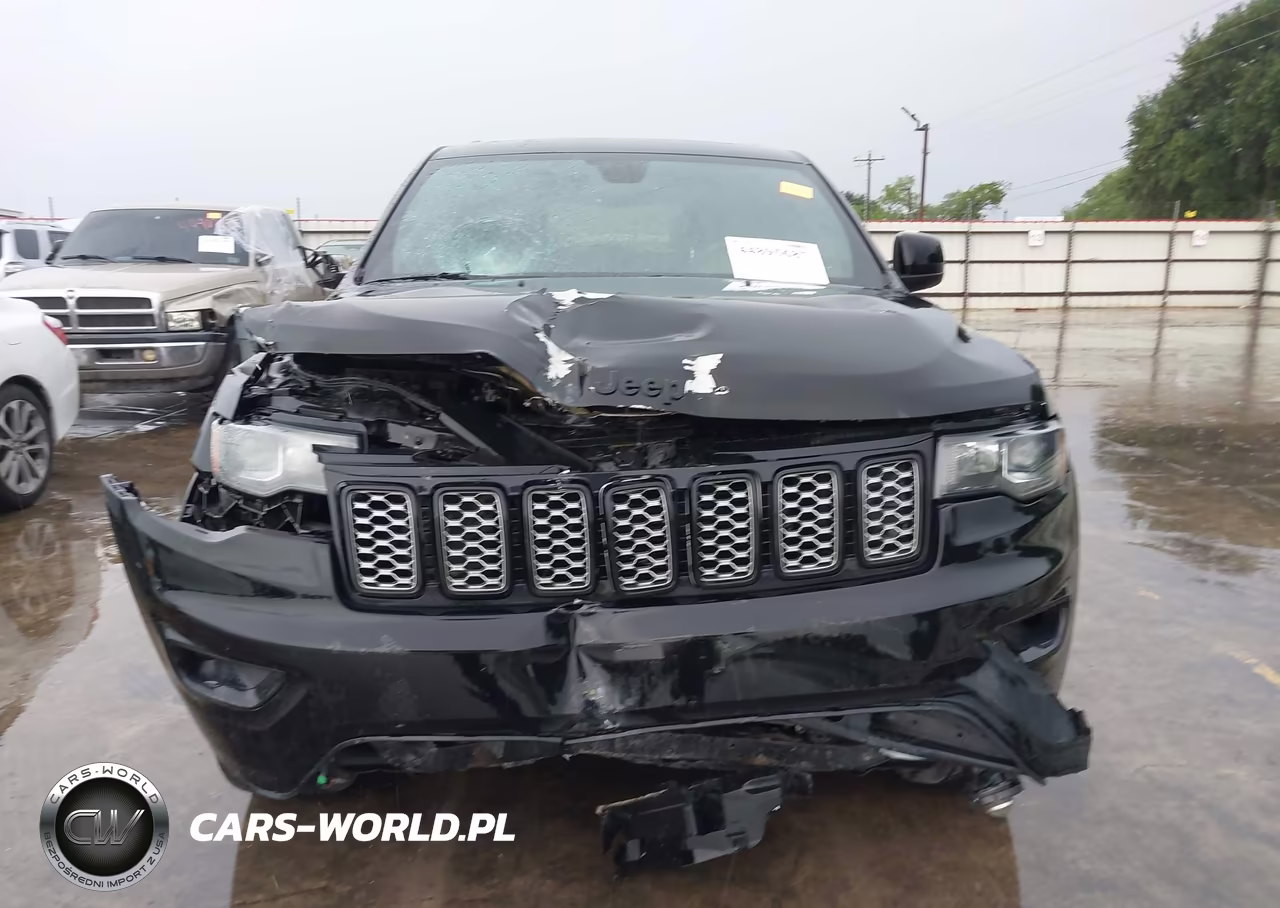 2017 Jeep Grand Cherokee Altitude 4X4 VIN:1C4RJFAG9HC814886 - 12
