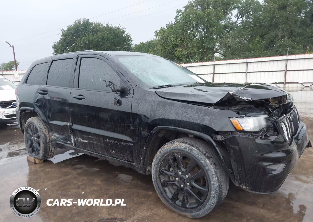 2017 Jeep Grand Cherokee Altitude 4X4 VIN:1C4RJFAG9HC814886 - 13