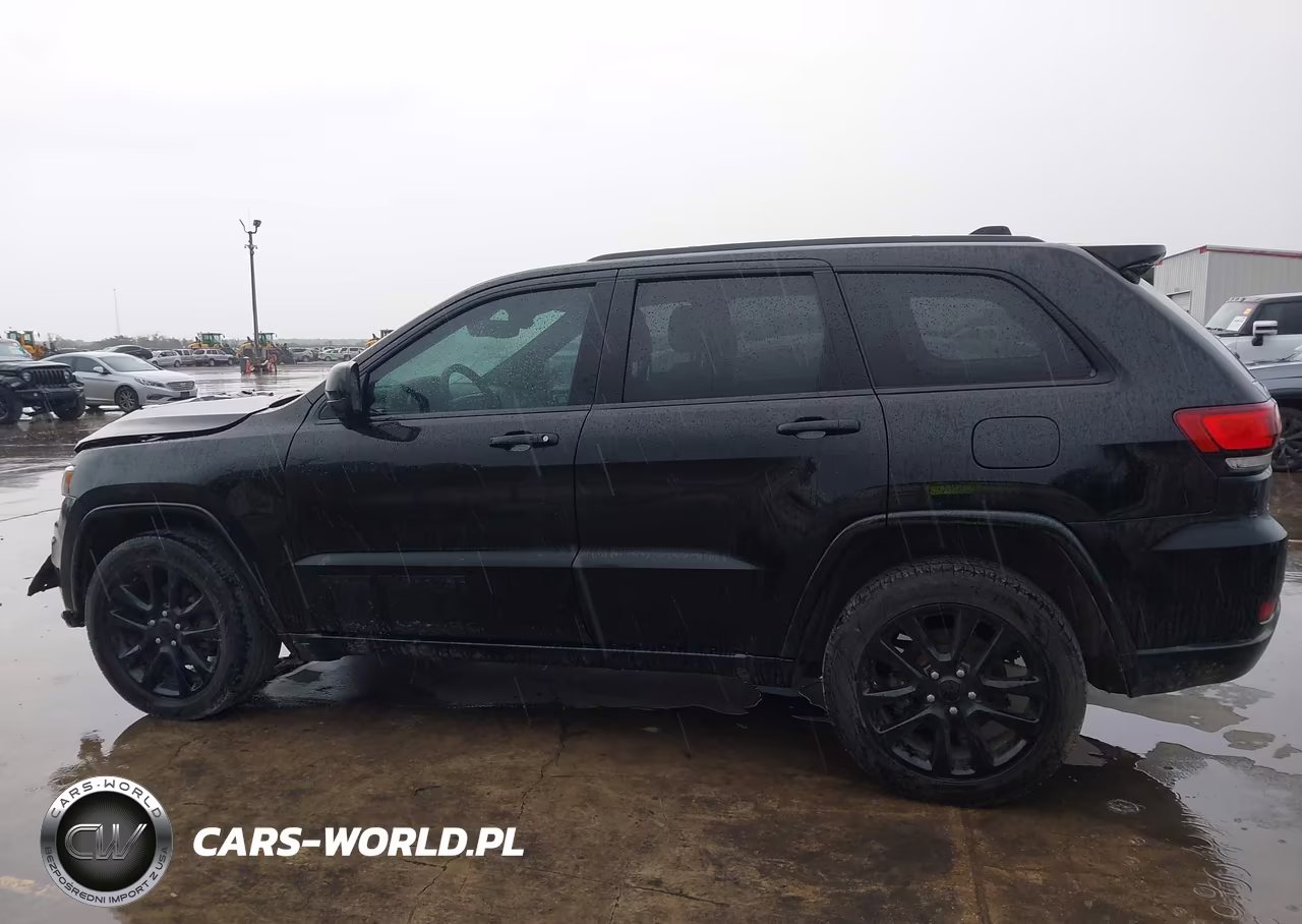 2017 Jeep Grand Cherokee Altitude 4X4 VIN:1C4RJFAG9HC814886 - 14