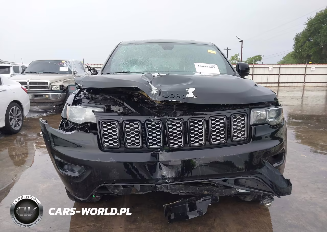 2017 Jeep Grand Cherokee Altitude 4X4 VIN:1C4RJFAG9HC814886 - 6