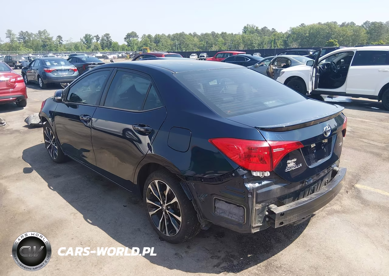 2018 Toyota Corolla Se VIN:5YFBURHE4JP798334 - 3